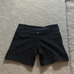 Lululemon black biker shorts